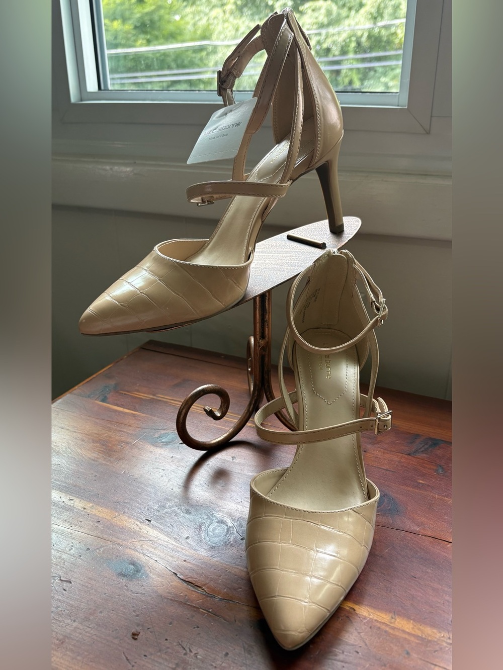 Liz Claiborne Beige Heels